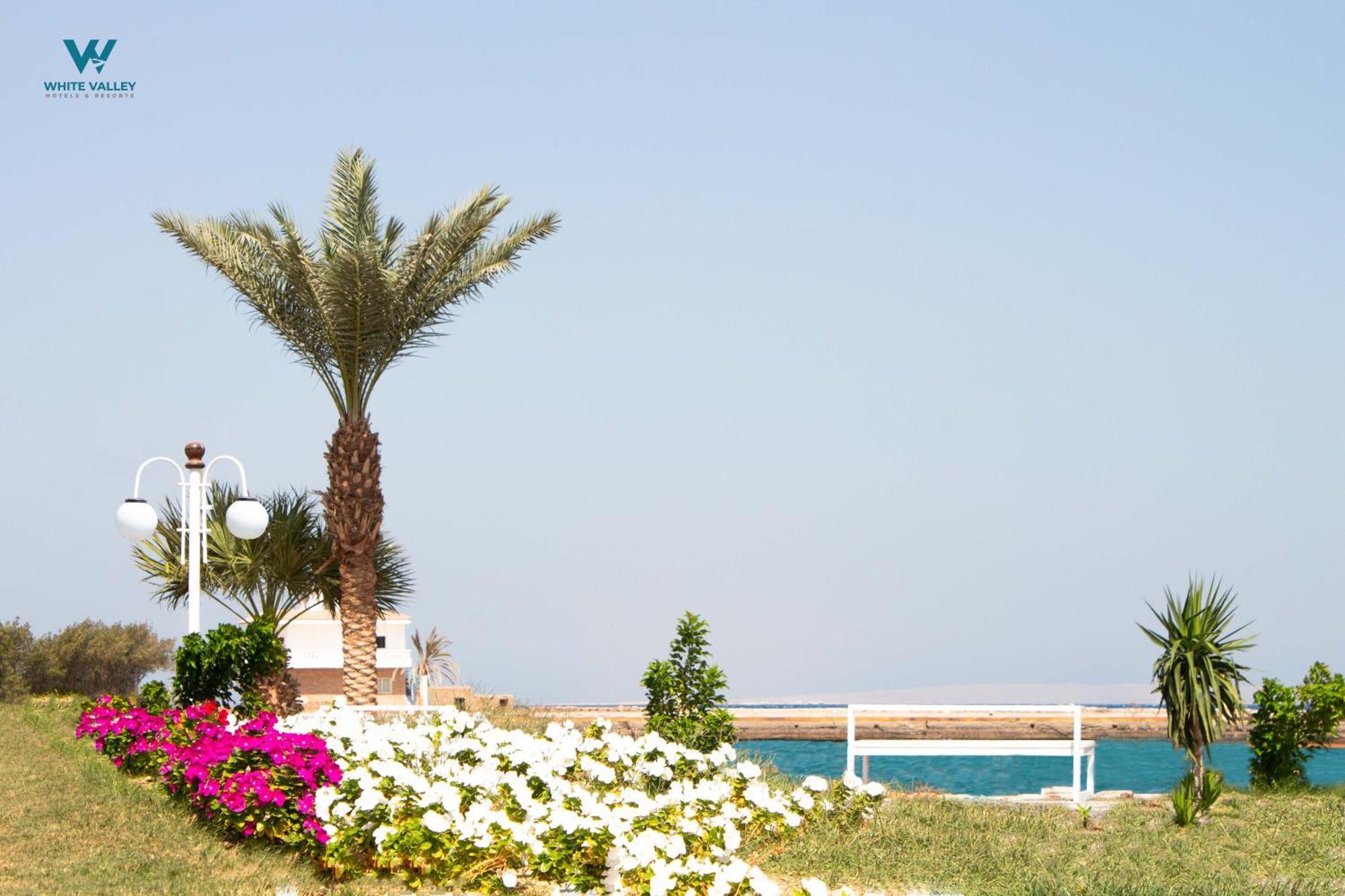 The Palace Beach Hotel Hurghada Bagian luar foto