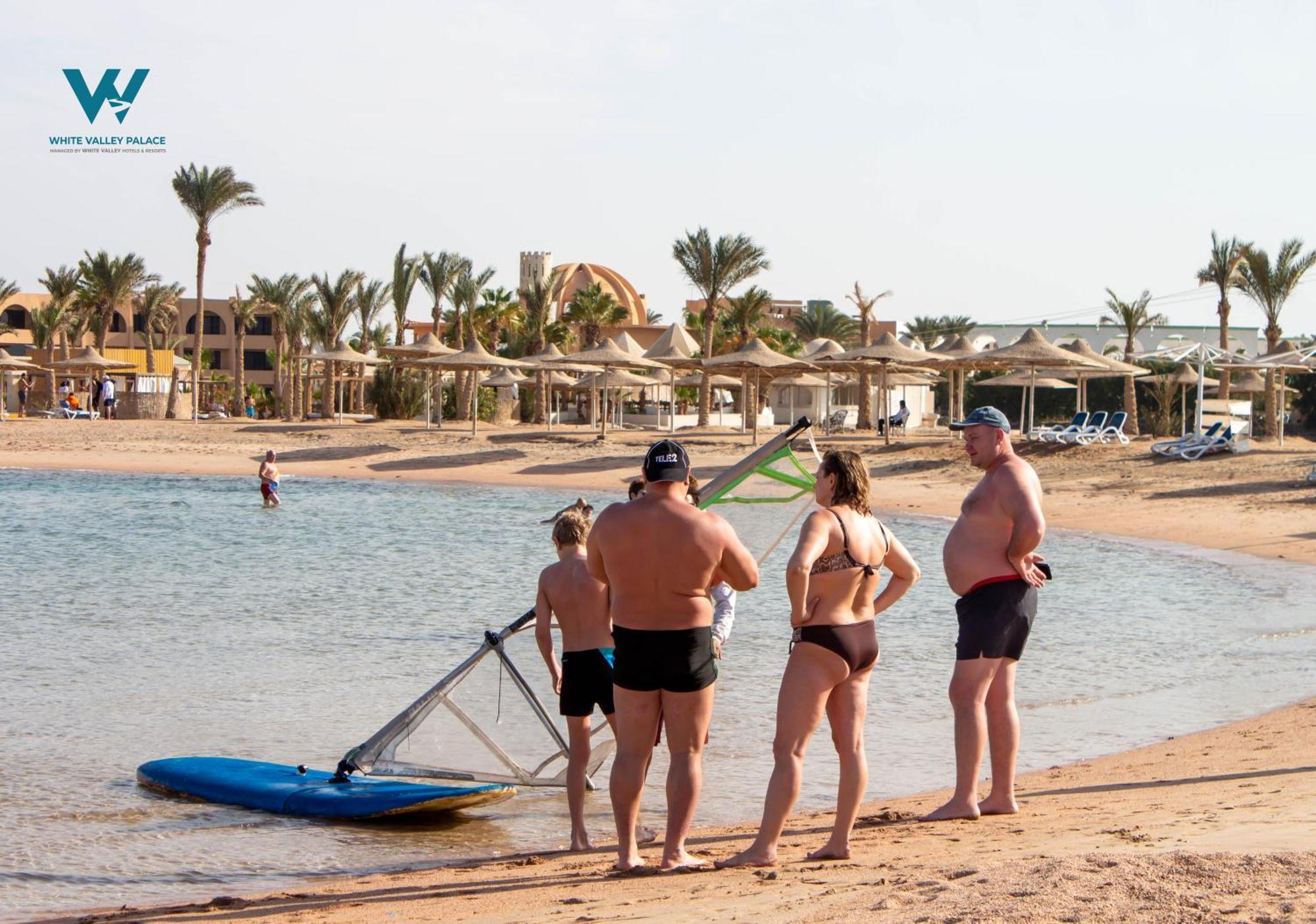 The Palace Beach Hotel Hurghada Bagian luar foto