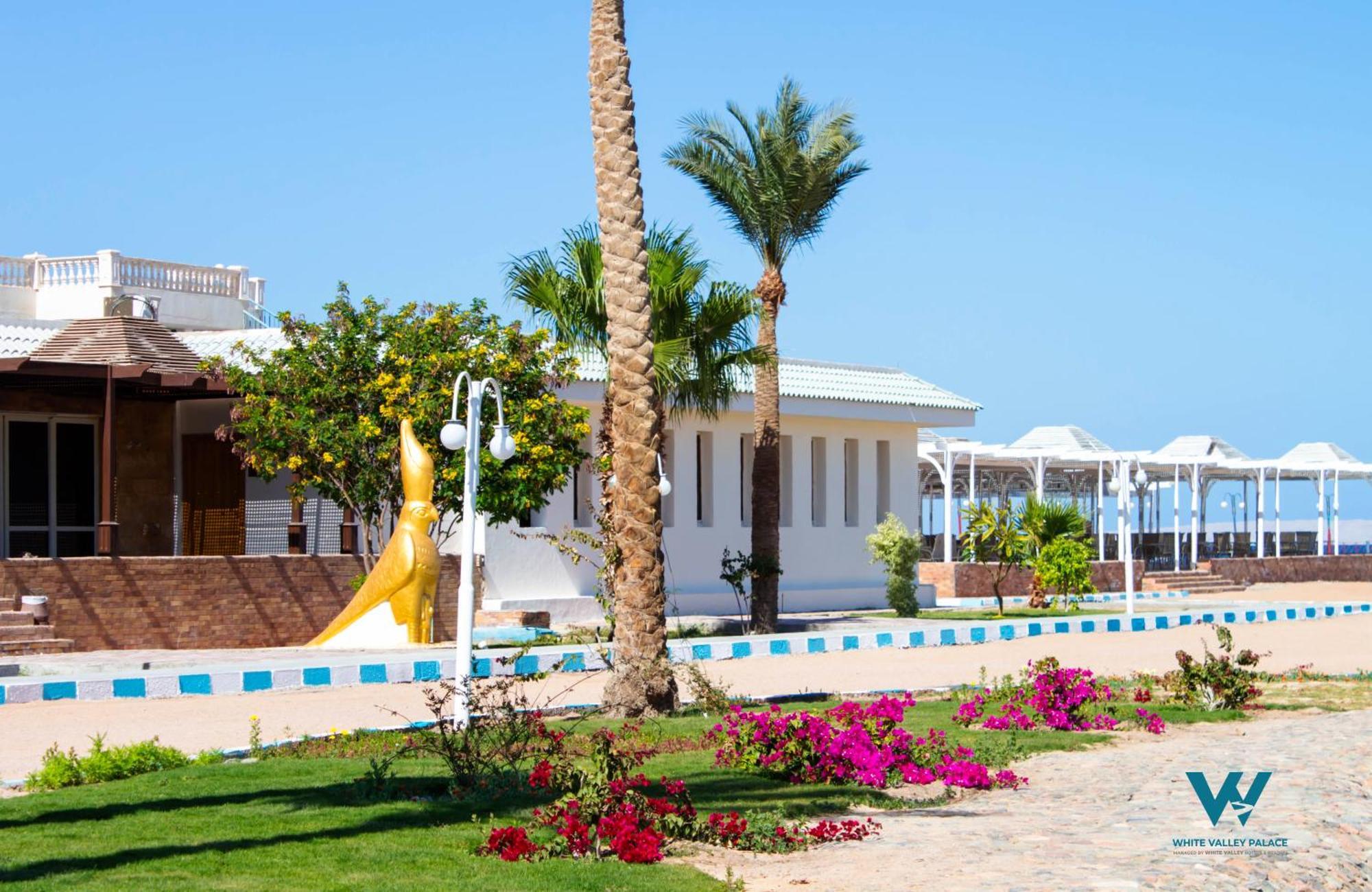 The Palace Beach Hotel Hurghada Bagian luar foto